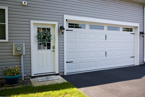 24/7 Emergency Garage Door Panel Replacement experts in Washington County County, IN